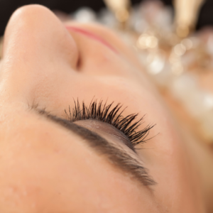 dirty-lash-extensions-shot-upclose